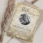 SURPRISE Photo 50th Birthday Gold Sparkle Bokeh Inbjudningar<br><div class="desc">An elegant "50th Birthday" party invitation design with personalized photo,  modern typography and a bokeh lights background.</div>
