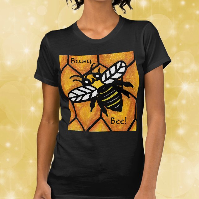 Surrande Uppslukad Söt Bihjälpare Bikupa Tee (Big cute bumble bee yellow and black on honeycomb on black tee shirt.)