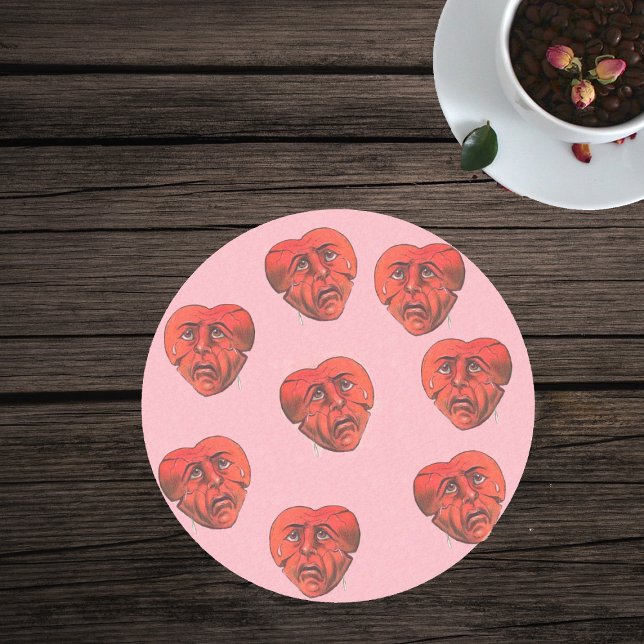 Surreal Bruten Gråtande Red Heart Ansikte Underlägg Sandsten (Red hearts with sad crying faces on light pink glass drink coaster.)