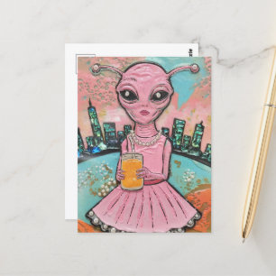 Surreal Dam Alien vid Rosa med Orange juicer Vykort