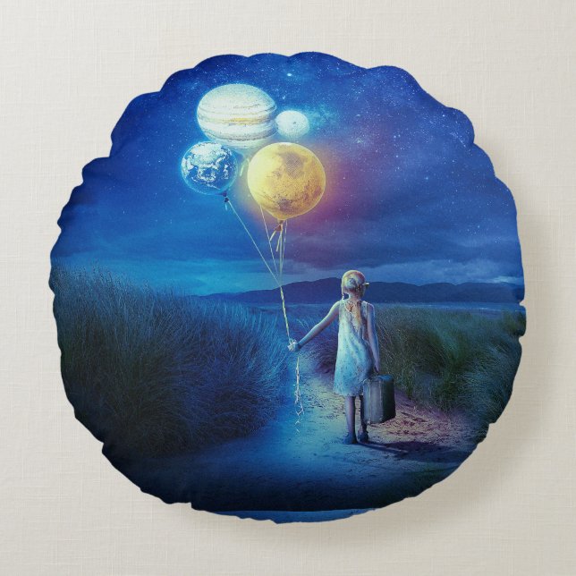 Surreal Flytta till hennes framtid Rund Kudde (Framsidan)