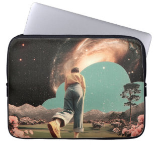 Surreal gestalt går in genom galaxportalen laptop fodral