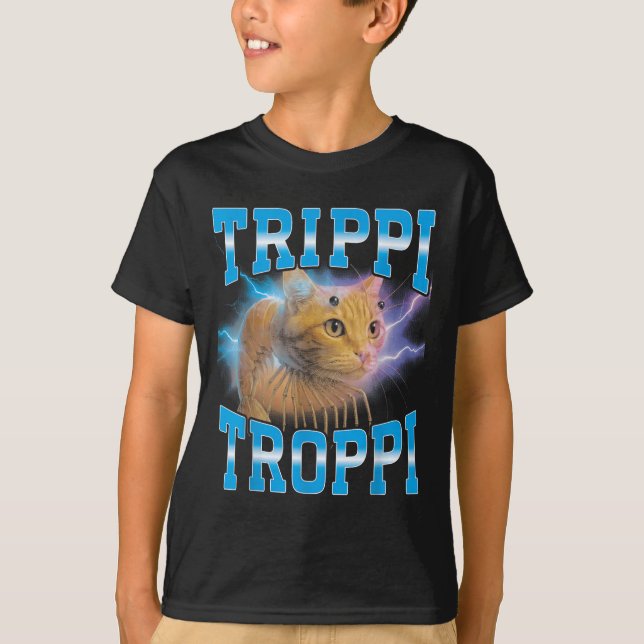 Surreal Italy Brainrot Meme Trippi Troppi Cat Fu T Shirt (Framsida)