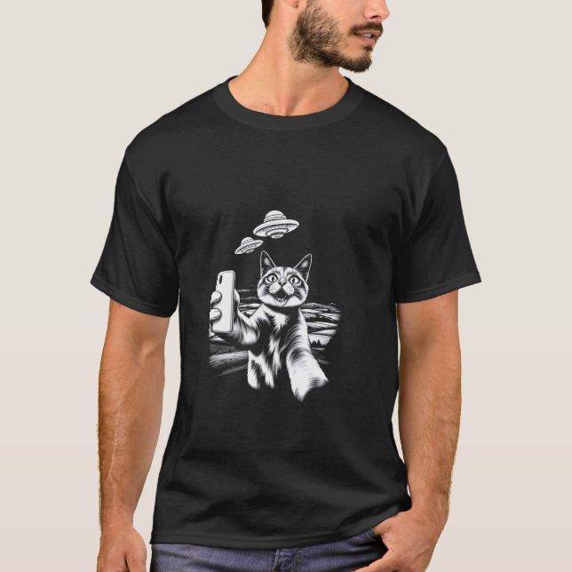 Surreal katt UFO-selfie T Shirt (Framsida)