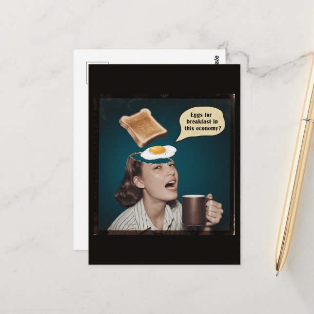 Surreal kvinna, ägg för frukost i denna ekonomi vykort (Fram/Back In Situ)