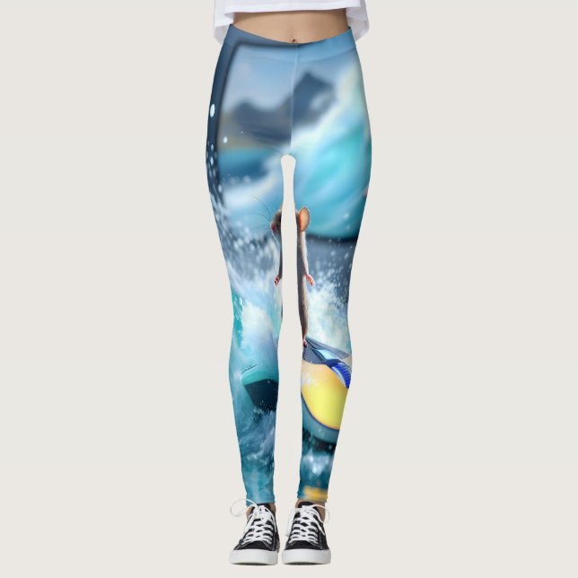 Surreal Mouse Surfing Digital Waves – Whimsical Te Leggings (Framsida)