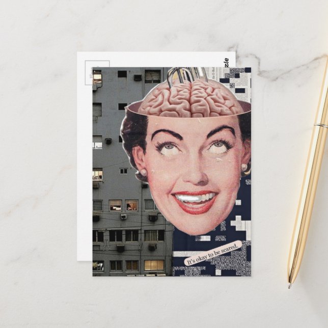 surreal ok to be scared woman collage vykort (Fram/Back In Situ)