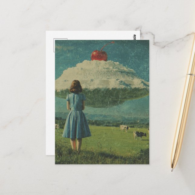 Surreal Sweet Ufo i en mejeribetesmark Vykort (Fram/Back In Situ)