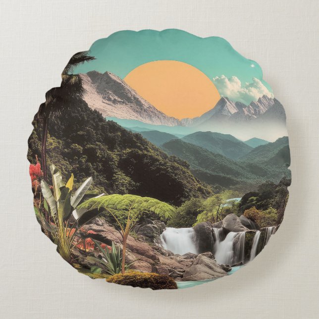 Surreal Tropical Valley med vattenfall Rund Kudde (Framsidan)