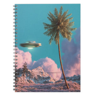 Surreal UFO- och palmtreebergsscen Anteckningsbok