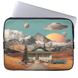 Surreal UFO över lantligt hus Laptop Fodral