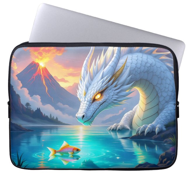 Surreal White Dragon och Guld Fish Laptop Fodral (Framsidan)