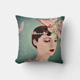 Surrealistisk Art Deco-flicka & Fjärilar Kudde