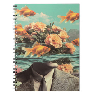 Surrealistisk porträtt med guldfiskar, blommor och anteckningsbok