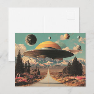 Surrealistiskt landskap med väg, UFO och Saturnus Vykort