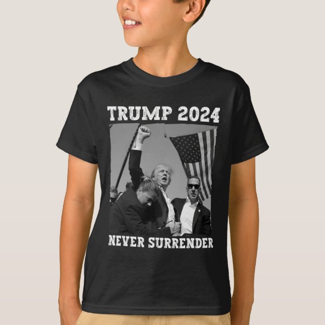 Surrender 2024 Shirt Spara America Trump T (Framsida)