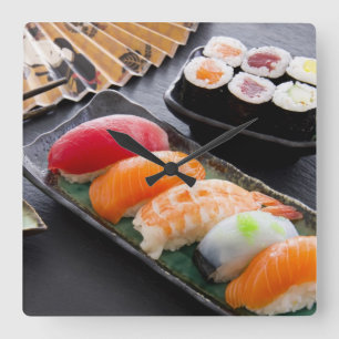 Sushi och rullar fyrkantig klocka