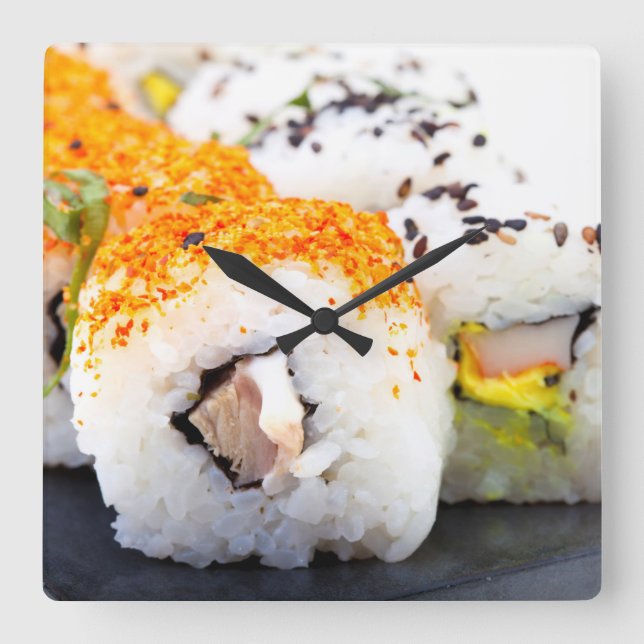 Sushi på en platta fyrkantig klocka (Framsida)