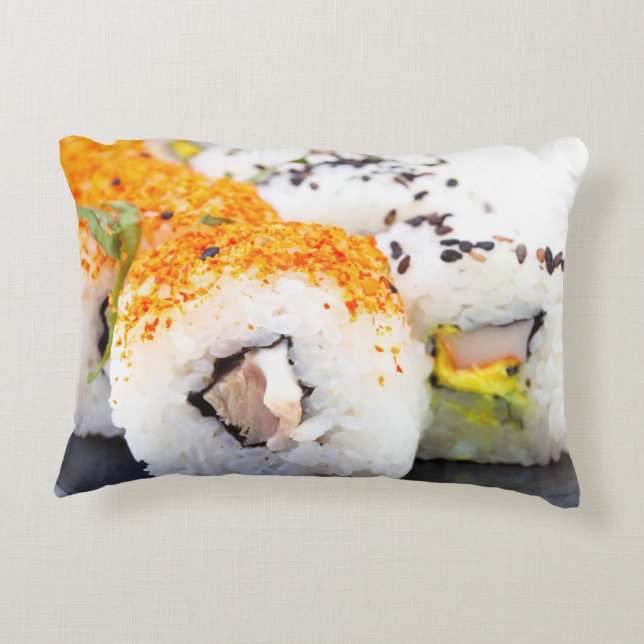 Sushi på en platta prydnadskudde (Baksidan)