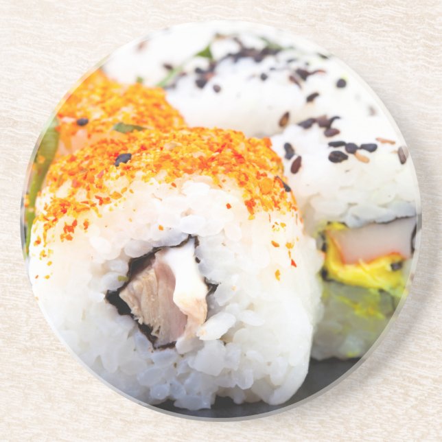 Sushi på en platta underlägg sandsten (Framsidan)