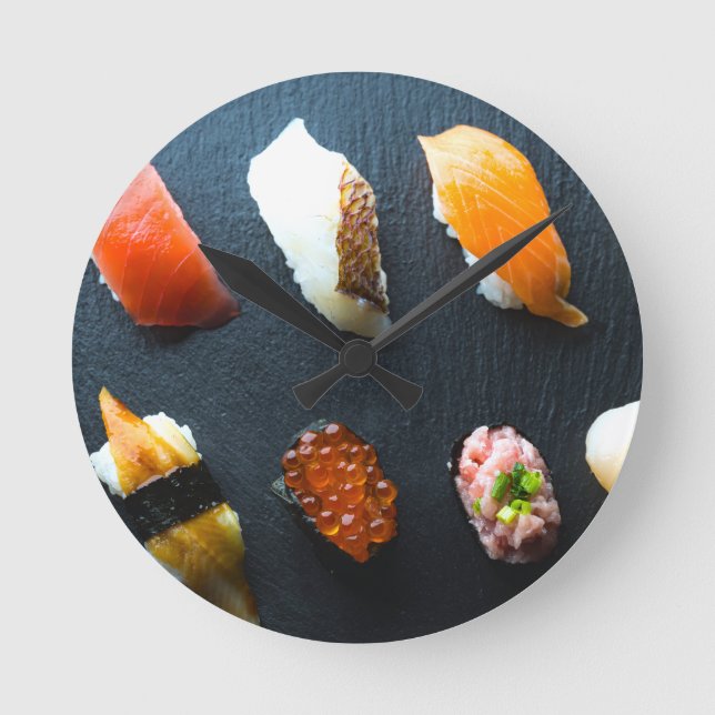 Sushi Symphony – Slate Grip Wall Clock Rund Klocka (Framsida)