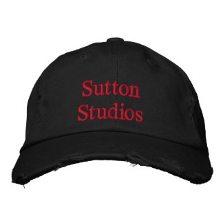 Sutton Studios Broderad Keps