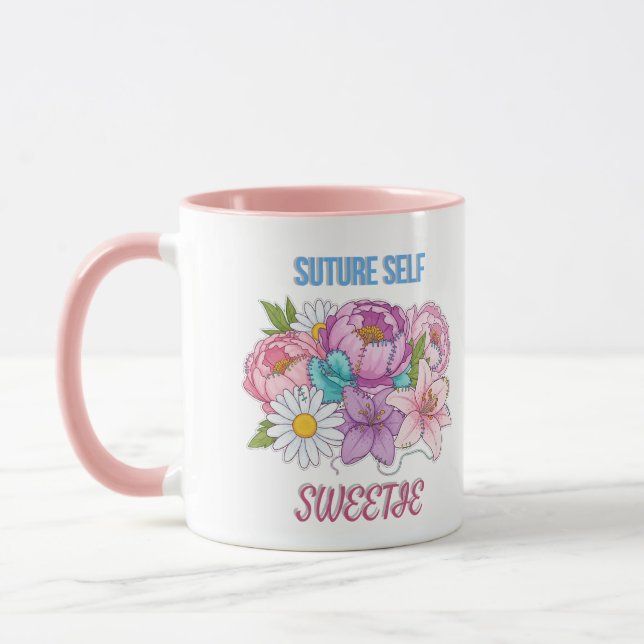 “Suture Self, Sweetie” Funny Nurse– Floral Medical Mugg (Vänster)
