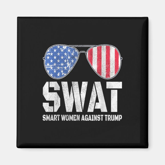 Svälj smarta kvinnor mot Trump-funn antitrump 2 Magnet (Framsidan)