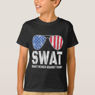 Svälj smarta kvinnor mot Trump-funn antitrump 2 T Shirt