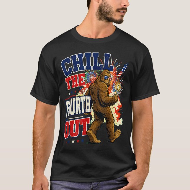 Svalka fjärde roligt bigfoot camping t shirt (Framsida)