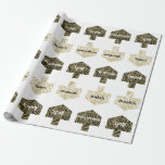 Svälla Papper "Personlig Dreidels/Guld, Black" Presentpapper<br><div class="desc">Guld, Black and White Personlig Dreidels. Personlig Chanukah/Hanukkah Wrapping Papper. Låt oss få Hanukkah Party att börja med vår nyaste, personlig presentfigursättning för att klä ut Chanukah presenter:) Ta bort text och lägg till din egen text var som helst på omslagets papper. Använda ditt favoritteckensnitt stil, färg och storlekt. Använda...</div>