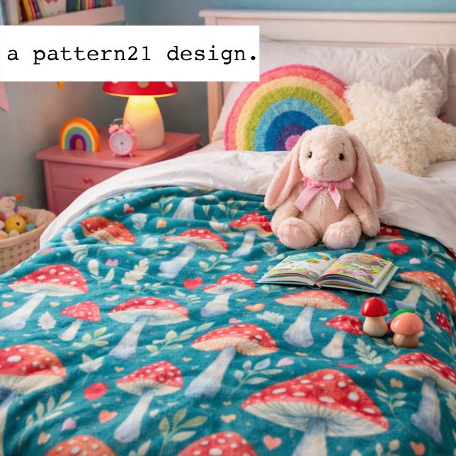 svampberättelse i akvarellmönster kastkudde fleecefilt (Sweet toadstool mushrooms add storybook magic to a colorful inspired kids room.)