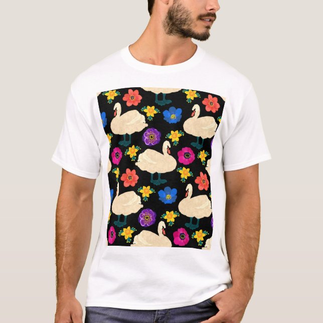 Svanar, blommor, handdragen svart bakgrund. t shirt (Framsida)