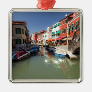 Svanar i kanal, Burano Island, Venedig, Italien Julgransprydnad Metall