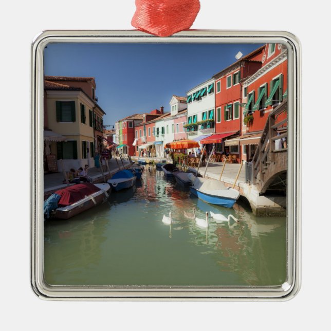 Svanar i kanal, Burano, Venedig, Italien Julgransprydnad Metall (Framsidan)