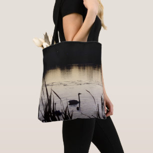 Svanar vid Dusk Tote Bag Tygkasse