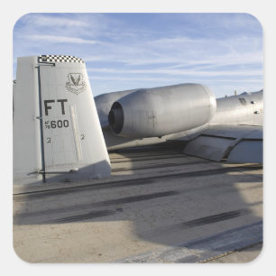 Svanen delar upp av A-10 en Thunderbolt II Fyrkantigt Klistermärke