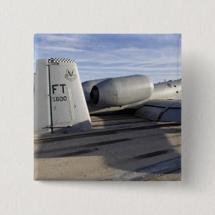 Svanen delar upp av A-10 en Thunderbolt II Knapp