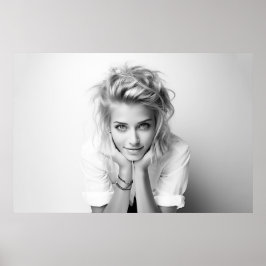 Sväng kvinna med huvudet i hennes händer B&W-foto Poster