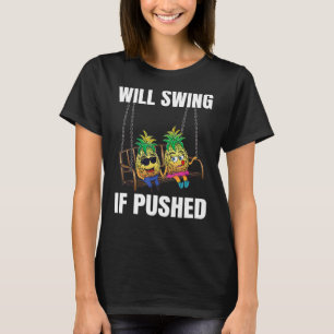 Sväng vid påtryckt par fingrar med fingrar med fin t shirt