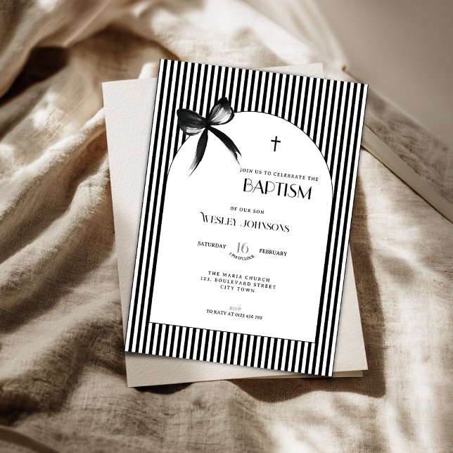 Svart bågstrimmig för pojkar och flickor - Dopinbj Inbjudningar (Black bow baptism invitation for gender neutral, boys and girls.)
