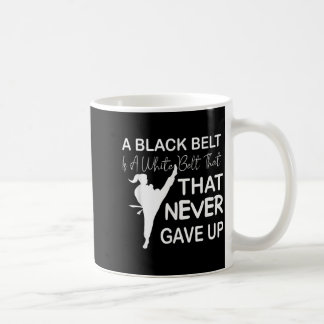 Svart bälte gav aldrig upp kampsportutövare kaffemugg