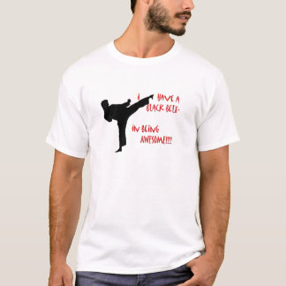 Svart bälte i fantastisk tee shirt