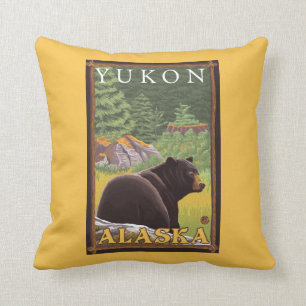 Svart björn i skogen - Yukon, Alaska Kudde
