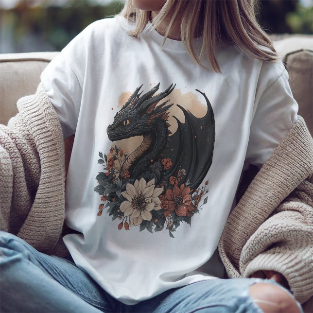 Svart blom-fantasy T-shirt med drakmotiv (Skapare uppladdad)