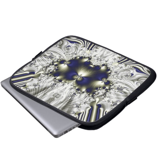 Svart blomma laptop sleeve (Framre botten)