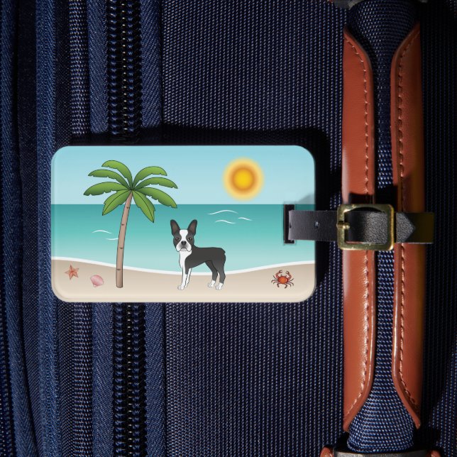 Svart Boston Terrier På En Tropisk Sommarstrand Bagagebricka (Framsida Insitu 4)