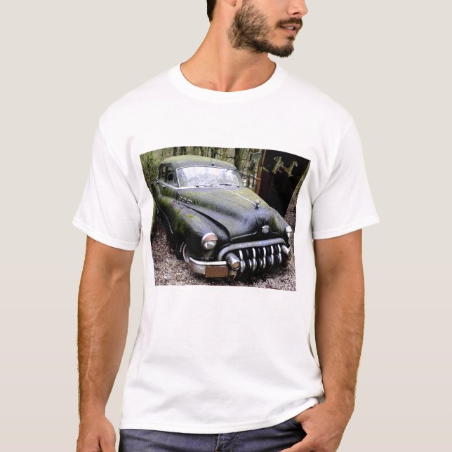 Svart Buick bil med Moss T Shirt (Framsida)