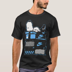 Svart Carolina 5 AJ5 Snoopy Sneaker Samlare T Shirt