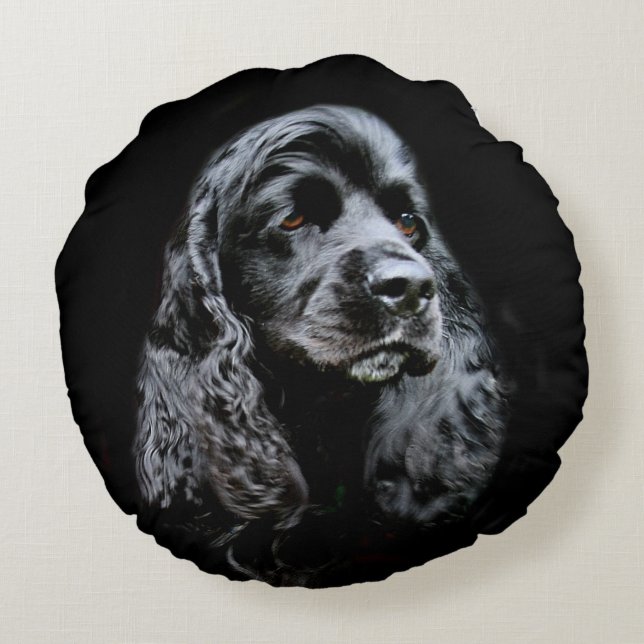 Svart cockerspanielspanielansikte rund kudde (Baksidan)